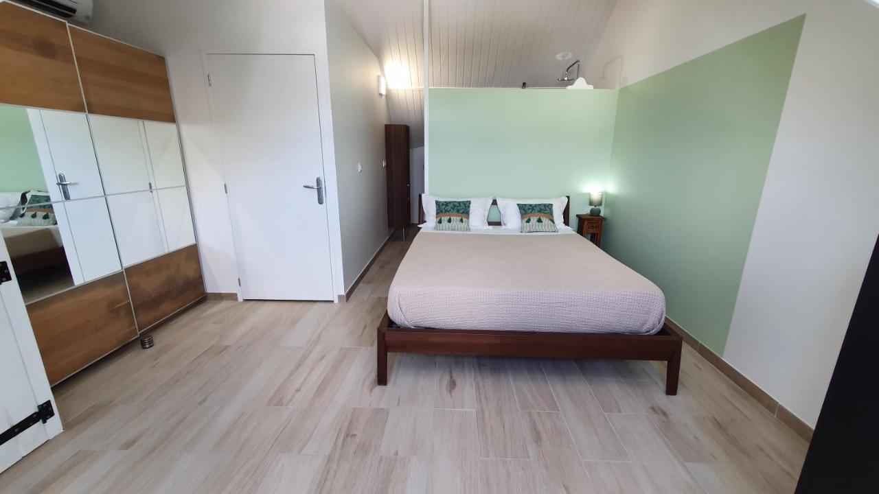 Pinel Superbe Appartement En Residence Vue Mer Cul de Sac Luaran gambar