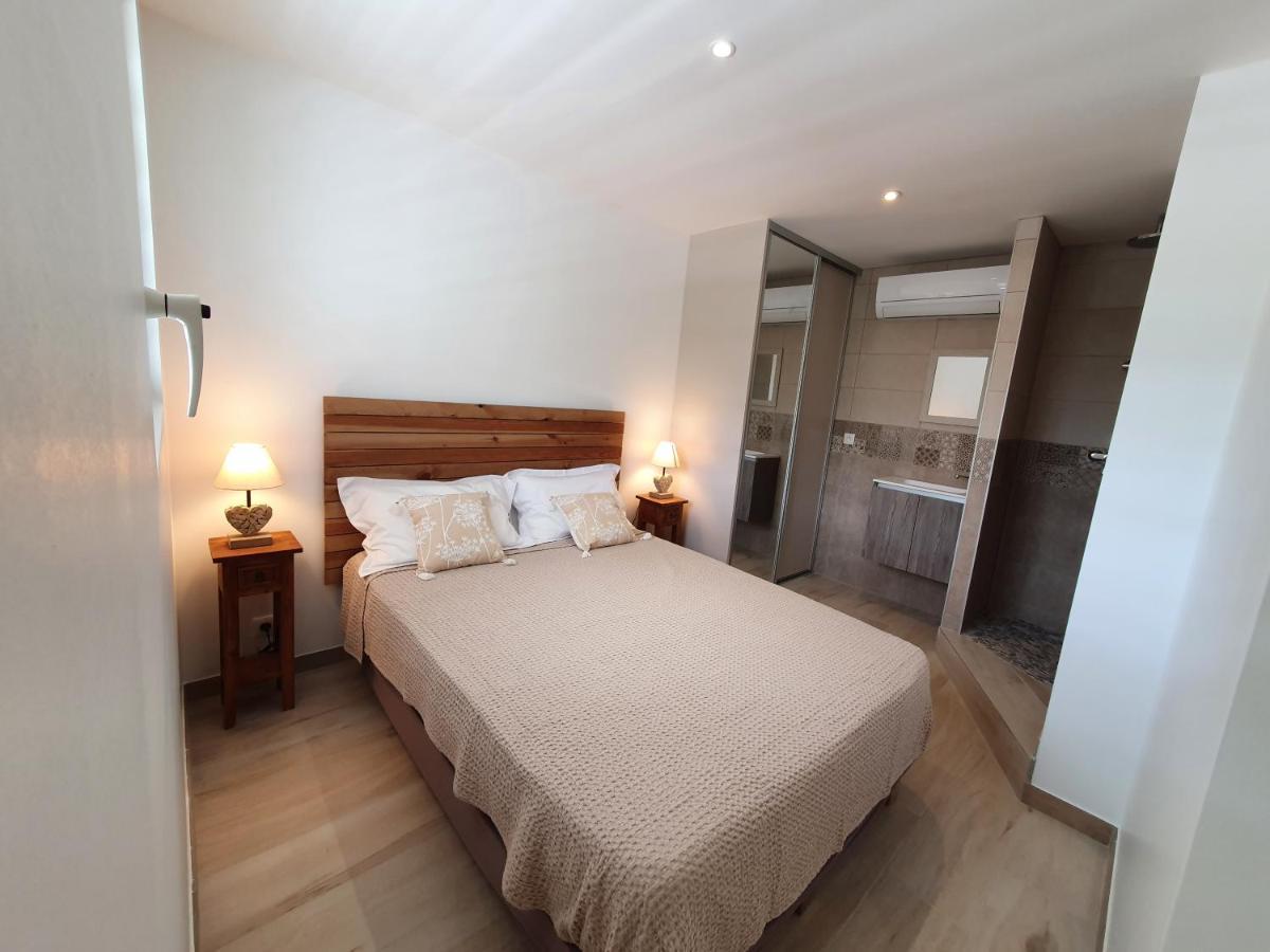 Pinel Superbe Appartement En Residence Vue Mer Cul de Sac Luaran gambar