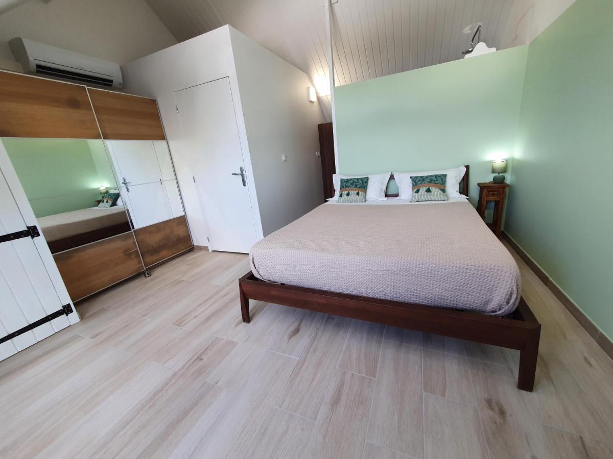 Pinel Superbe Appartement En Residence Vue Mer Cul de Sac Luaran gambar