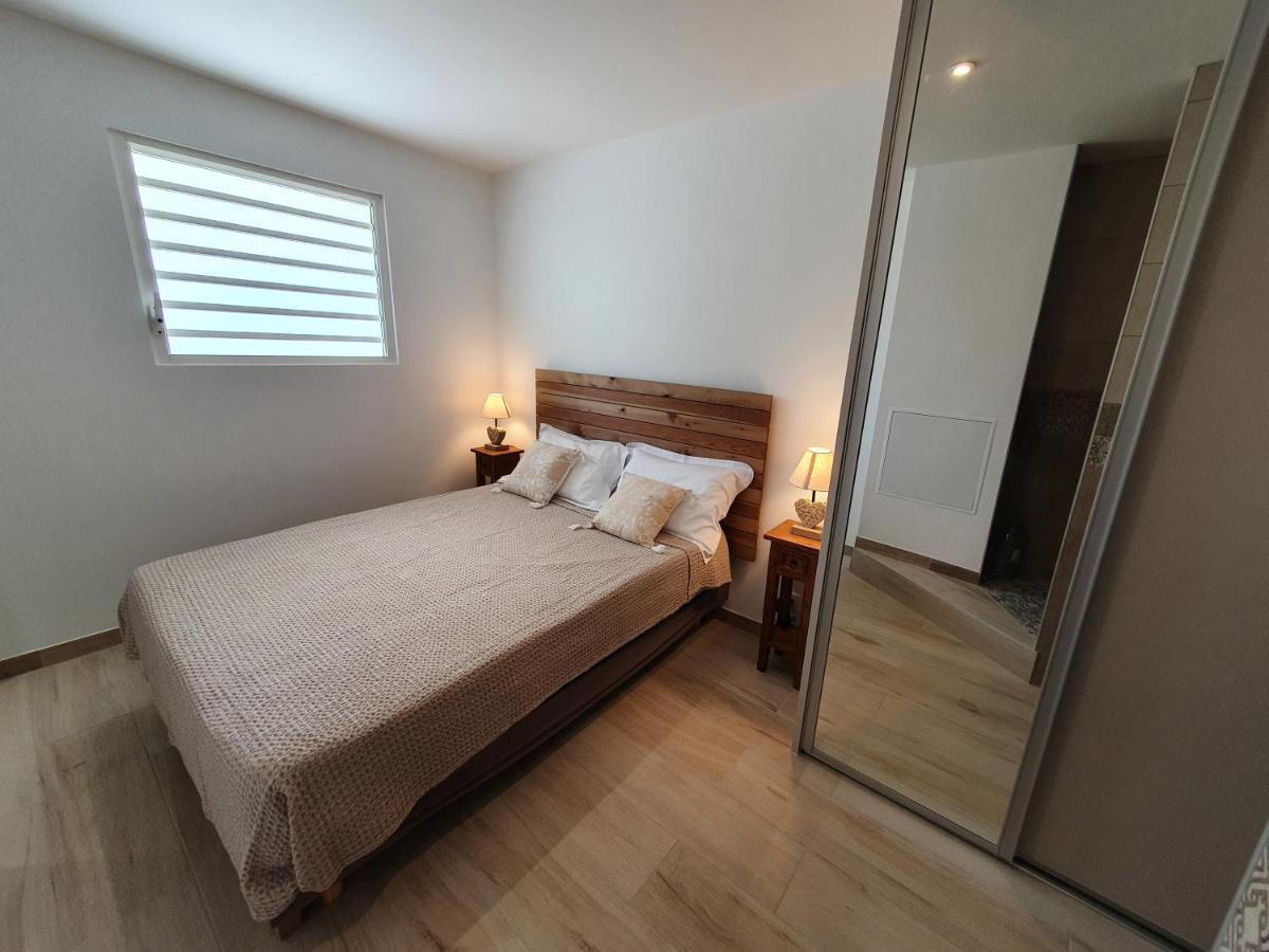 Pinel Superbe Appartement En Residence Vue Mer Cul de Sac Luaran gambar